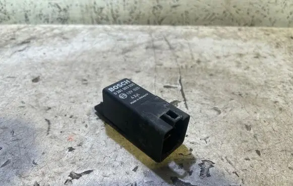 Honda Civic Glow plug pre-heat relay 0281003030