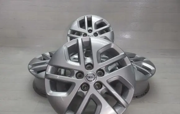 Opel Vivaro R17 alloy rim 