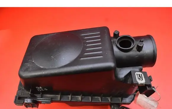 Toyota Avensis Verso Air filter box 17705-0D041
