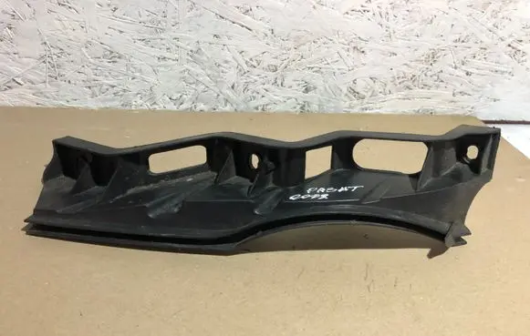 Volkswagen PASSAT B6 Front bumper mounting bracket 3C0807890