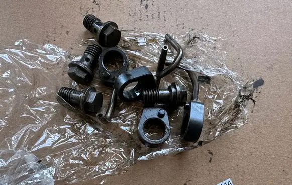 Nissan Patrol Y61 Oil fill pipe 121242W201 12125DB000