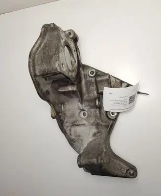 Volvo V40 Cross country Generator/alternator bracket 31401103