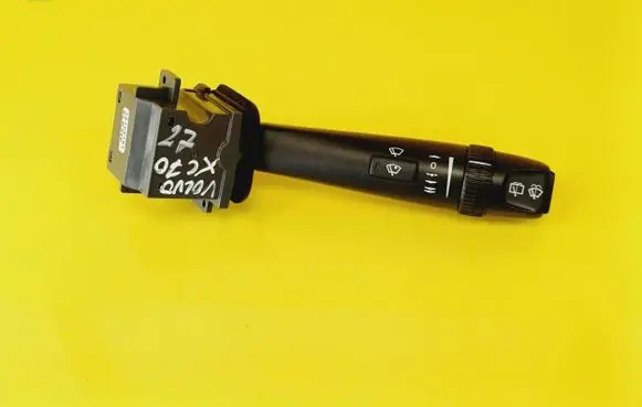 Volvo XC70 Wiper control stalk 30768101