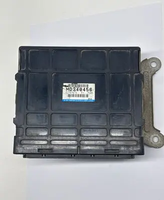 Mitsubishi Galant Engine control unit/module E2T67673