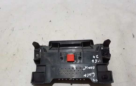 Renault Megane E-Tech Tailgate opening switch 906069275R