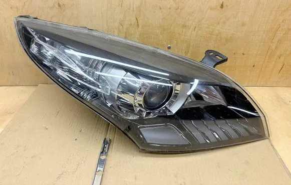 Renault Megane III Headlight/headlamp 260104151R 030124428800 0020151012