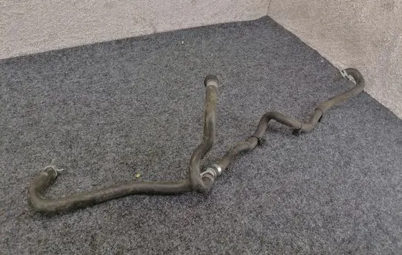 Volvo XC90 Engine coolant pipe/hose
