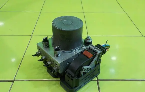 Jaguar XF X260 ABS Pump 269748