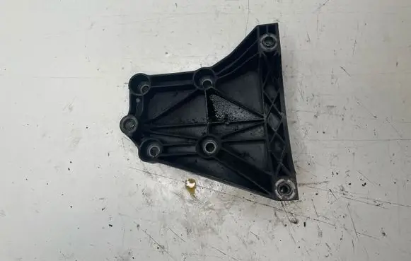BMW 5 E60 E61 A/C compressor mount bracket 7792202