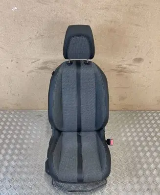 Peugeot 2008 II Front passenger seat 
