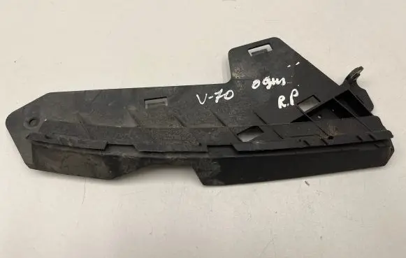 Volvo V70 Front bumper mounting bracket 30796388