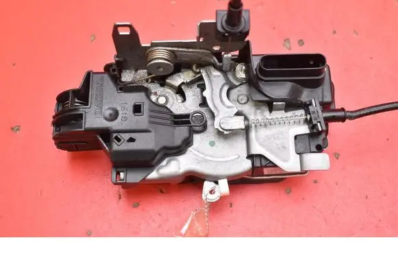 Volvo V60 Front door lock 31349894