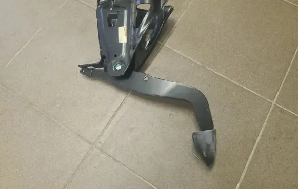 Mercedes-Benz Sprinter W906 Brake pedal A2012920082