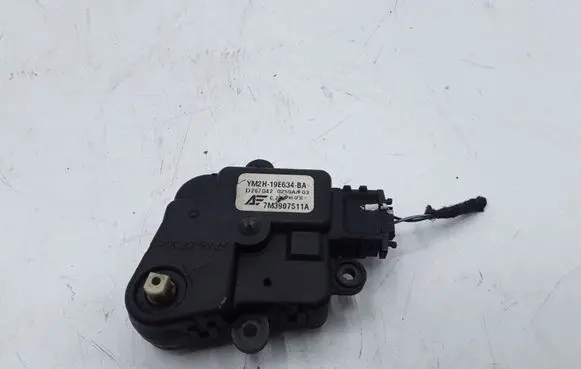 Seat Alhambra (Mk1) Air flap motor/actuator YM2H19E634BA 7M3907511A