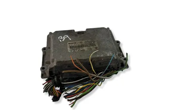 Alfa Romeo 147 Engine control unit/module 73501227 0281010332 28SA5861