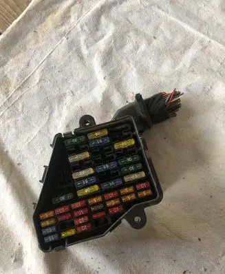 Audi A6 S6 C5 4B Fuse module 
