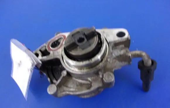 Peugeot 206 CC Vacuum pump 9637413980