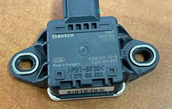 Tesla Model S Airbag deployment crash/impact sensor 0265005899 60063690A