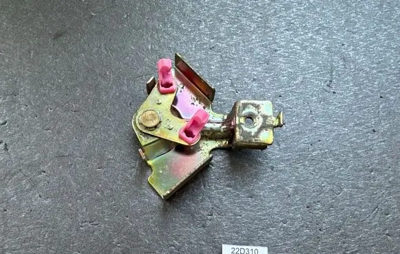 Nissan King Cab, Navara Front door lock 05112S400