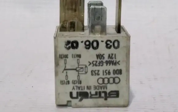 Glow plug pre-heat relay