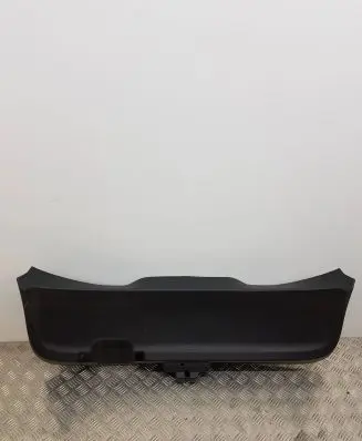 Tailgate trim