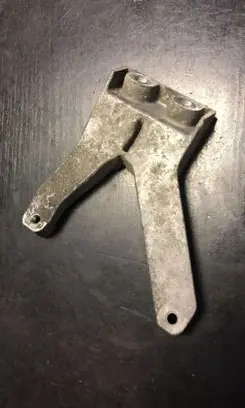 Engine mounting bracket
