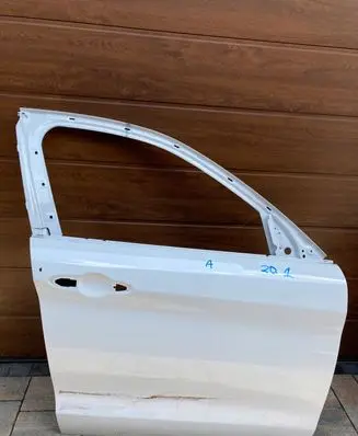 Alfa Romeo Stelvio Front door