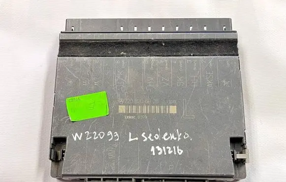 Mercedes-Benz S W220 Seat control module 2208206826