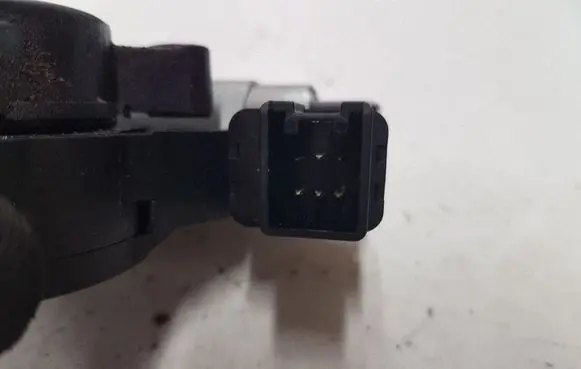 Mazda 6 Front door window regulator with motor GJ6A5958X