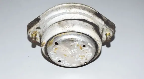 BMW 7 E38 Engine mount bracket 22111097251