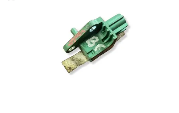 Volkswagen PASSAT B6 Airbag deployment crash/impact sensor 331324