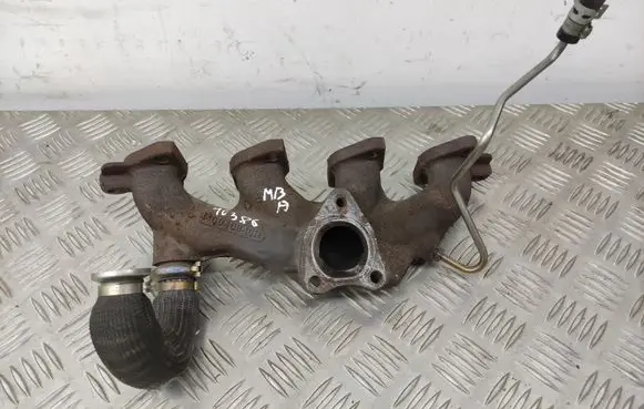 Mercedes-Benz A W176 Exhaust manifold 140040840R