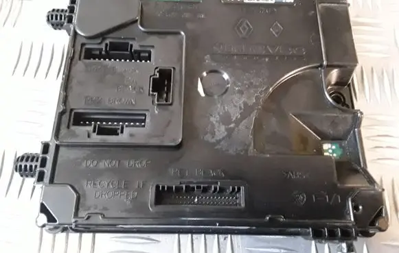 Renault Laguna III Comfort/convenience module BCMX91 284B10026R A2C53186520