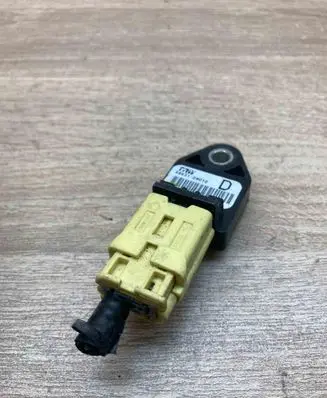 Toyota Corolla Verso AR10 Airbag deployment crash/impact sensor 898310W010 096614096A DF1