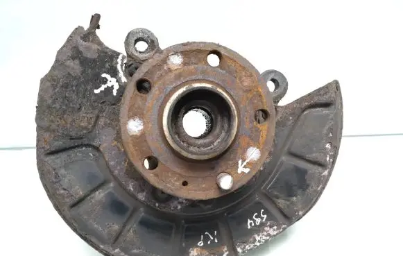 Volkswagen Touran I Front wheel hub spindle knuckle