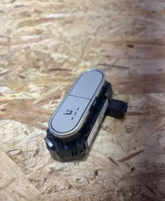 Mercedes-Benz GLE W167 Seat heating switch A1779056700 91701VLE000DZ