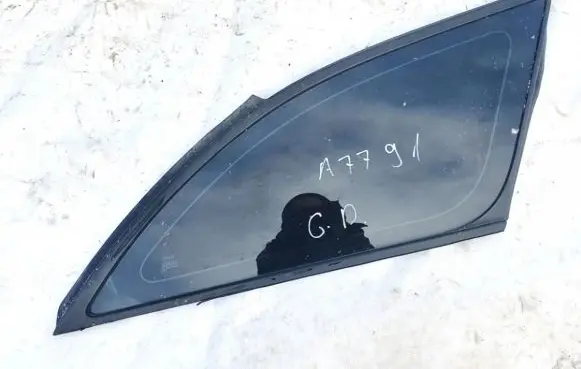 Nissan Primera Rear side window