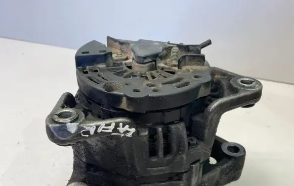 Opel Zafira A Generator/alternator 90561168