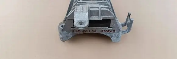 Opel Astra J Engine mount vacuum valve 