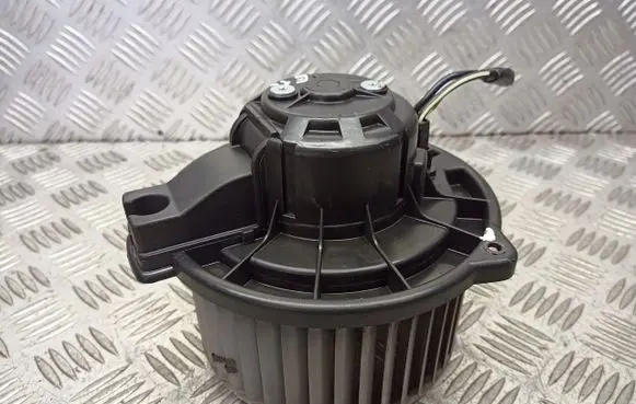 Toyota Corolla E120 E130 Front door blower motor 016070-0610