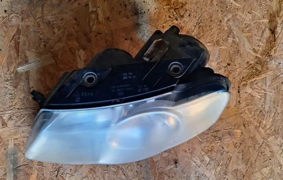 Volkswagen PASSAT B6 Headlight/headlamp