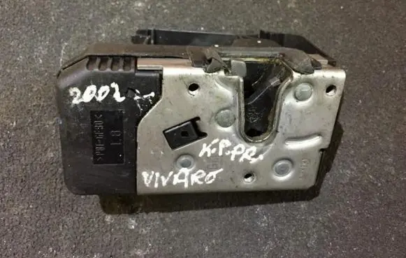Opel Vivaro Front door lock 91166228 8200008247dl
