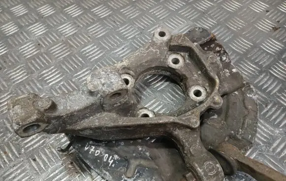 Volvo V70 Front wheel hub spindle knuckle 9461943