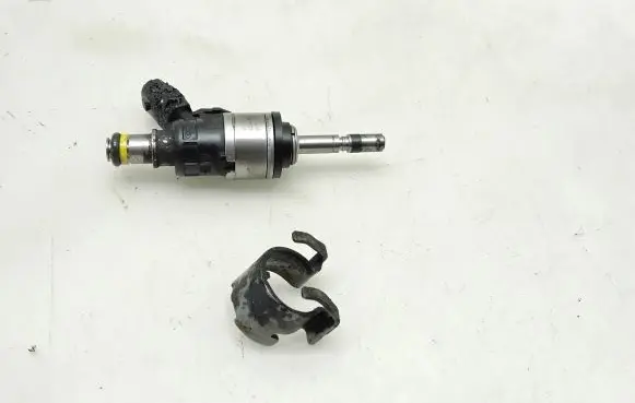 Audi Q5 SQ5 Fuel injector 2112012367 06Q906036A 06Q906A01