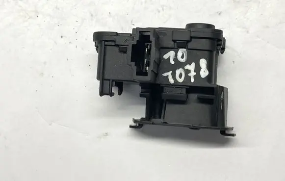 Seat Leon (5F) Fuel tank cap lock motor 7P0810773F