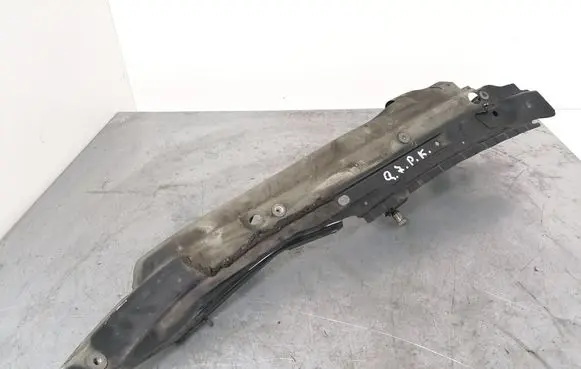 Audi Q7 4L Fender mounting bracket 4L0805157B