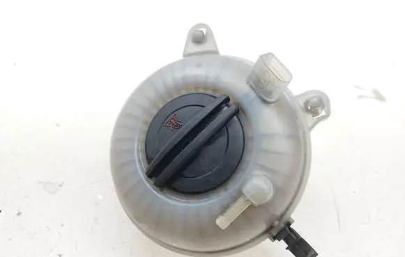 Volkswagen Golf VII Coolant expansion tank/reservoir 5Q0121407G