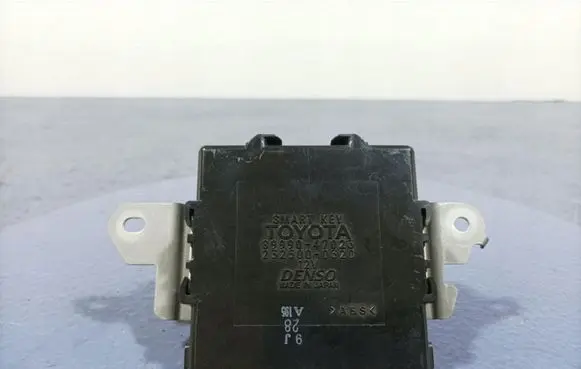 Toyota Prius (NHW20) Other control units/modules 89990-47023