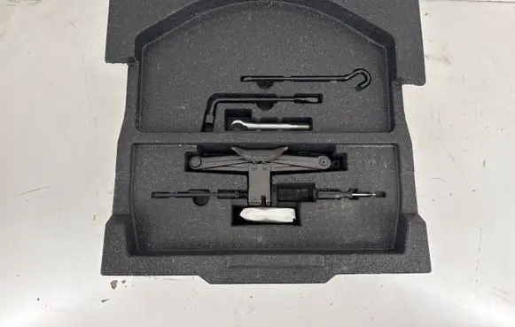 Subaru Outback (BS) Tool box 91144AL05A 97032YC031 97032YC030