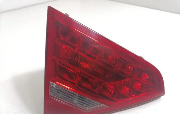 Audi A5 8T 8F Tailgate rear/tail lights 8T0945093A
